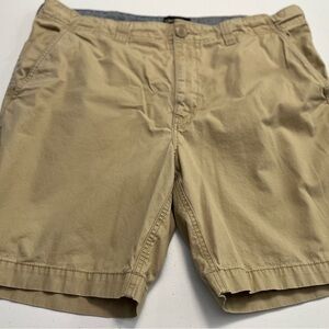 EUC Daniel Cremieux Men's Khaki Flat Front Shorts - Size 40